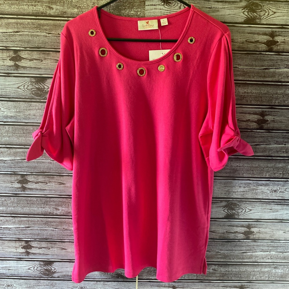Quacker Factory Women's Short-Sleeved Top Sz L Pink Circular Cutout Hardware NWT